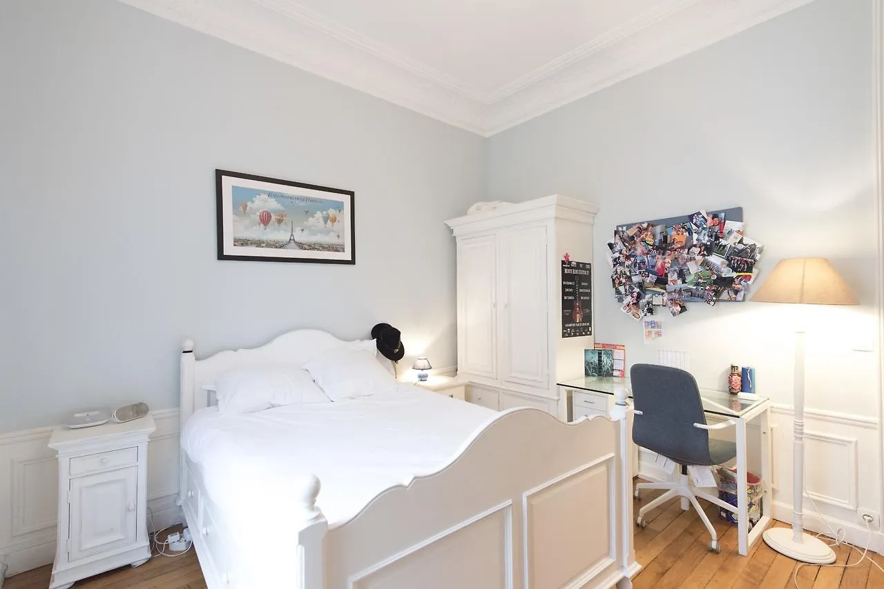 Veeve - Duplex Near Trocadero Apartment Paris France