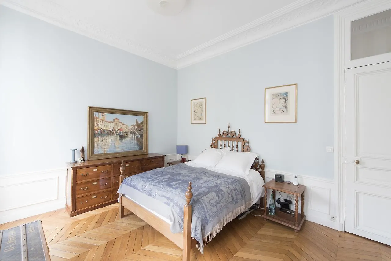 Veeve - Duplex Near Trocadero Apartment Paris France