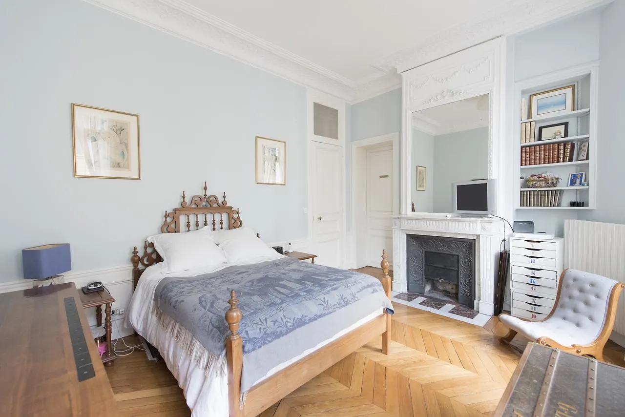 Veeve - Duplex Near Trocadero Apartment Paris France